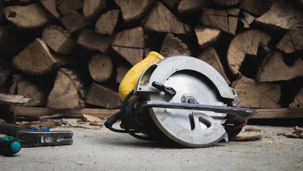 Cut Smarter, Not Harder: My Real-World Journey to the Best Circular Saws (and Lessons Learned Along the Way) Cover