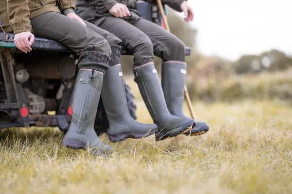 Rubber Boots Uncovered: How to Choose the Perfect Pair for Any Environment Cover