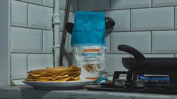 Title: Rethinking the Everyday Essential: Why the Right Kitchen Trash Can Truly Transforms Your Home Cover